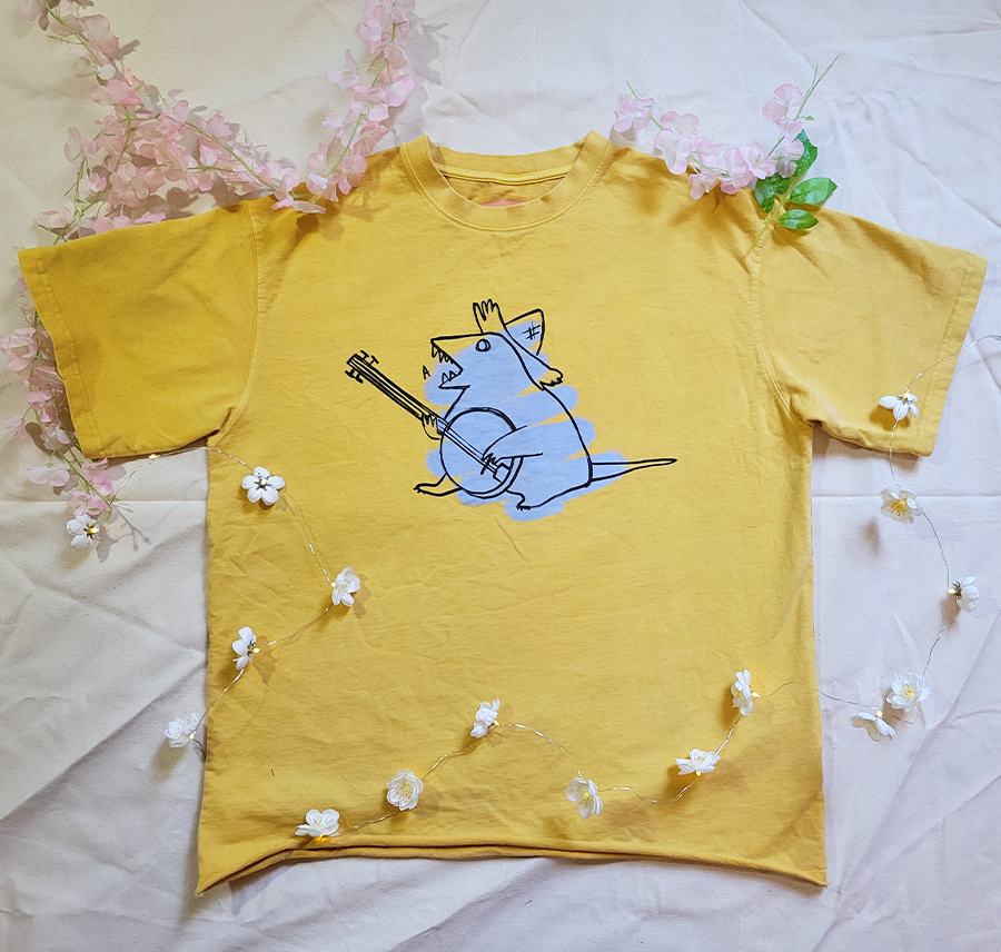 Possum Pickin' Rolled Hem T-shirt