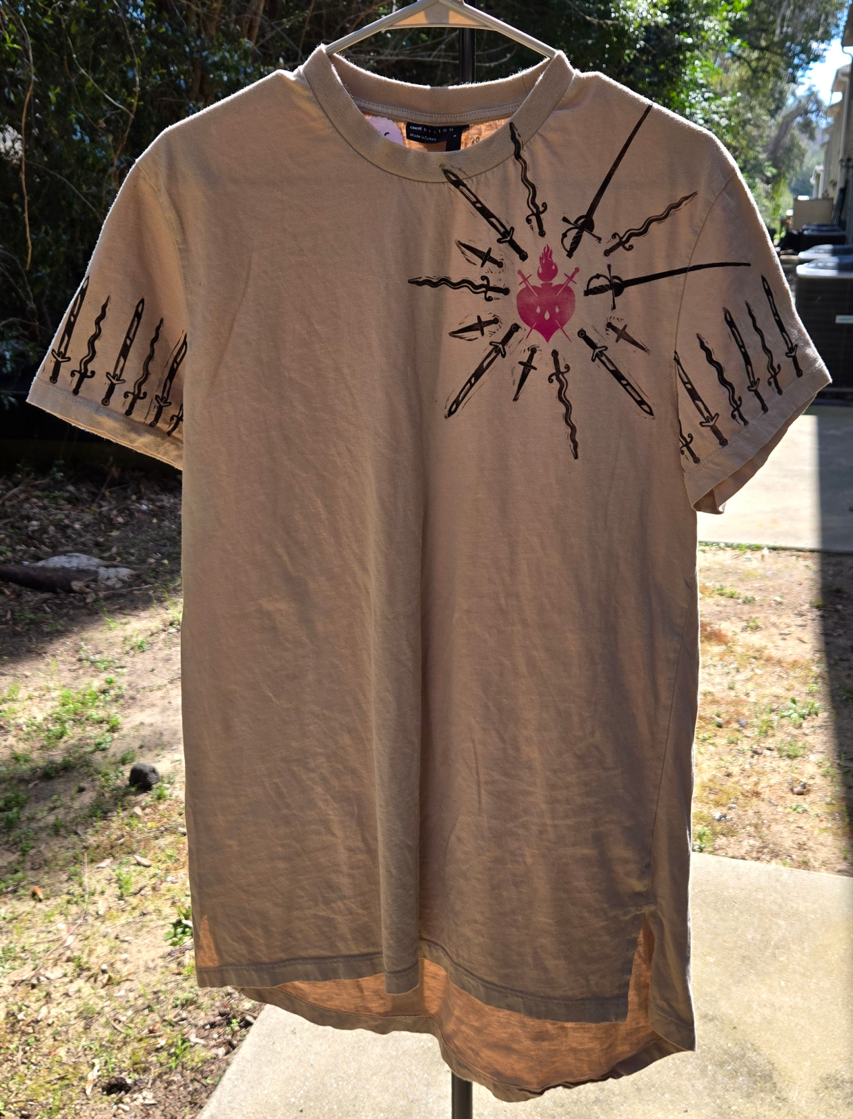 Tan sword tee [Large]