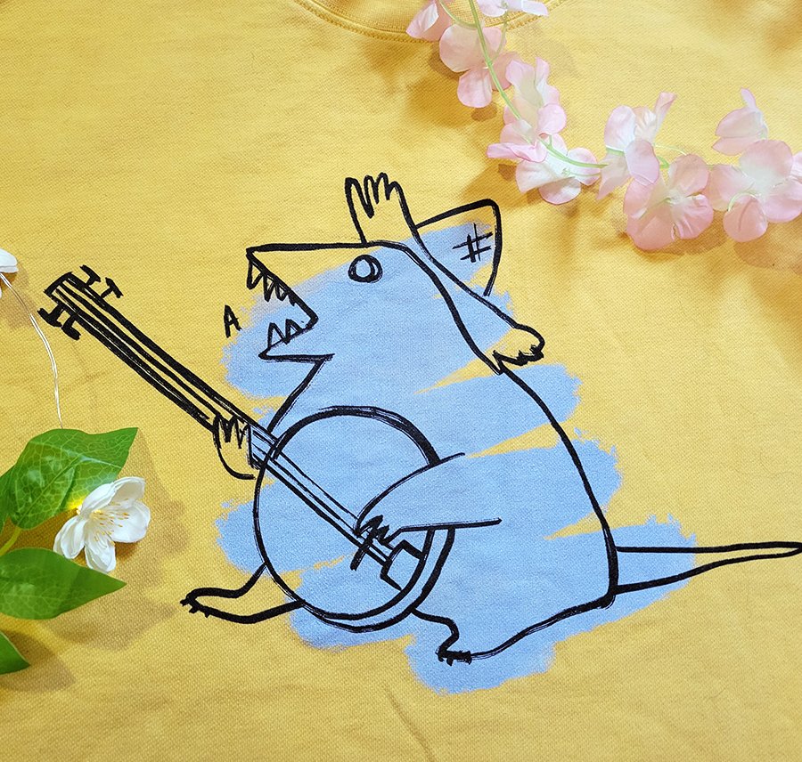 Possum Pickin' Rolled Hem T-shirt